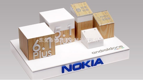 一個亞克力展架是如何生產(chǎn)出來的呢？