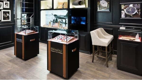 如何使用亞克力展示架，可以讓它保持一直通透和增加壽命呢？