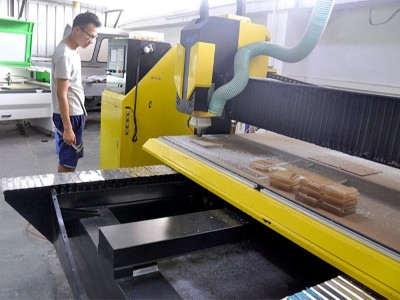 博藝-亞克力展架生產(chǎn)設(shè)備